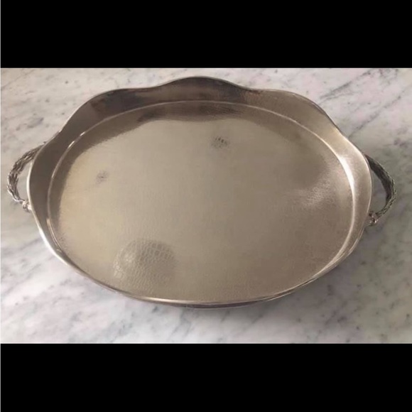New Bombay & Co silver toned scalloped croc braided metal large serving tray - Picture 3 of 5